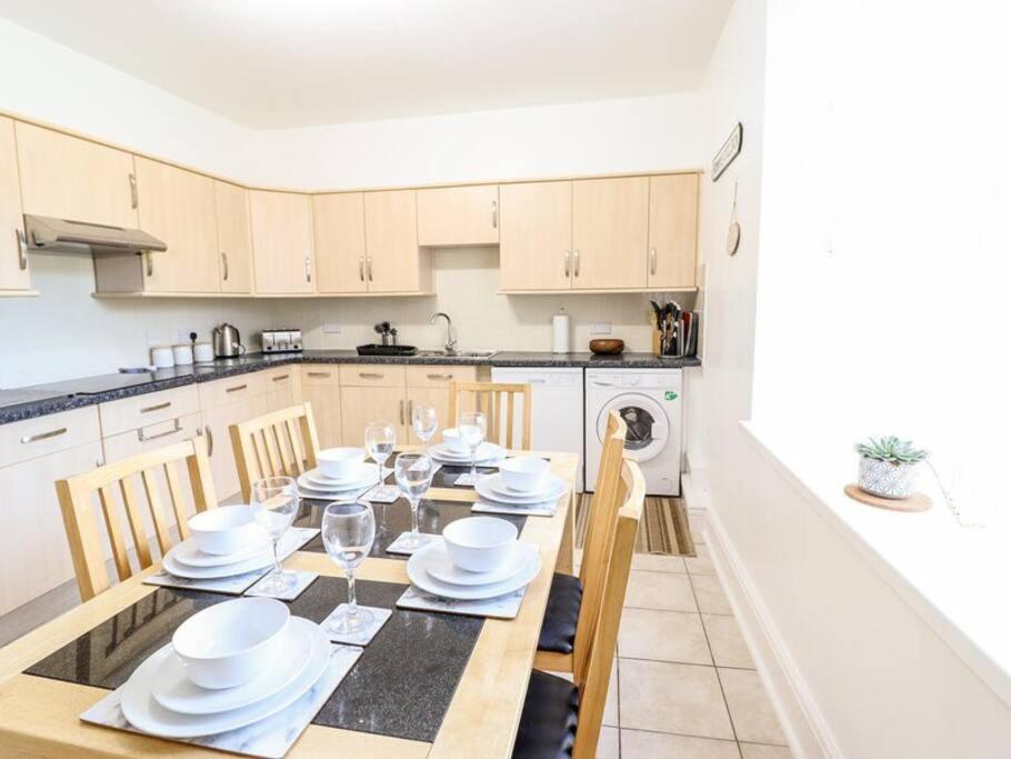 Harlech/Huge Three Bedroom/Best Location スランベドル エクステリア 写真