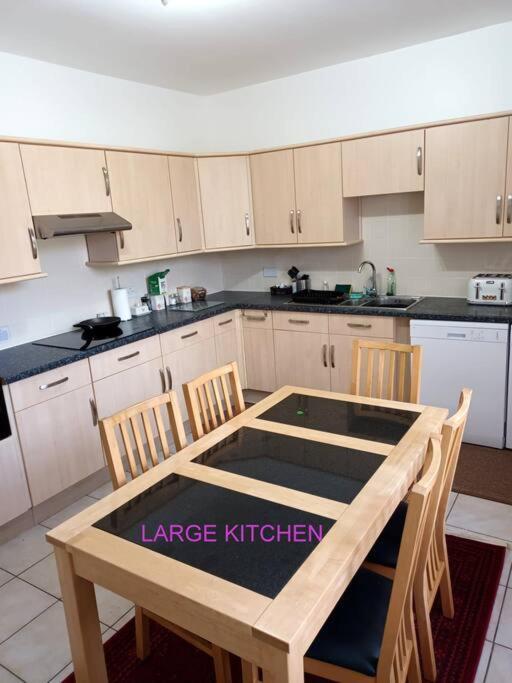 Harlech/Huge Three Bedroom/Best Location スランベドル エクステリア 写真